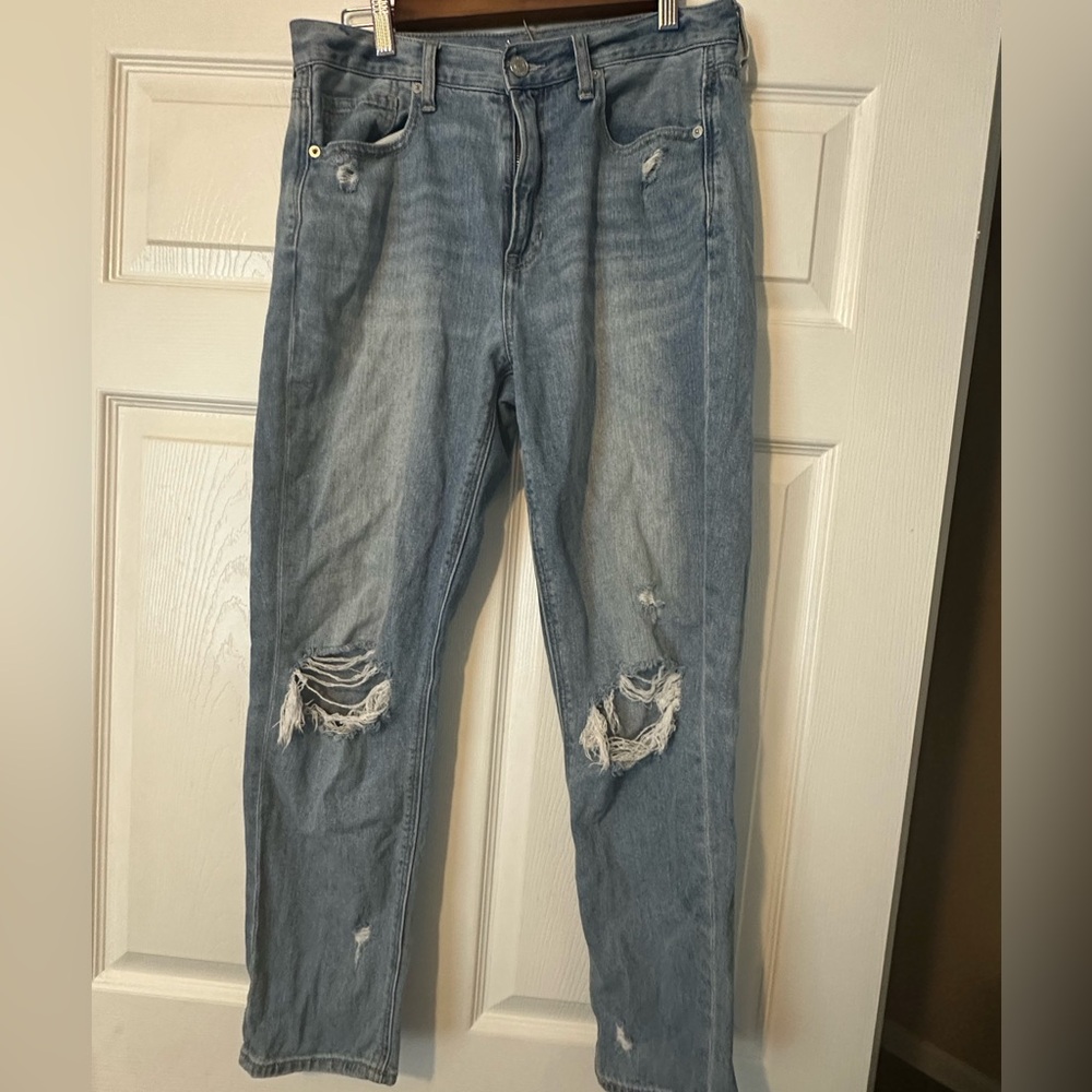 American eagle distressed jeans